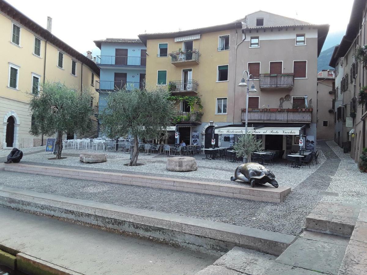 Camera Il Borgo Vicino Al Castello Con Parcheggio มัลเชซิเน ภายนอก รูปภาพ